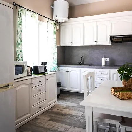 La Casita Del Sur, *